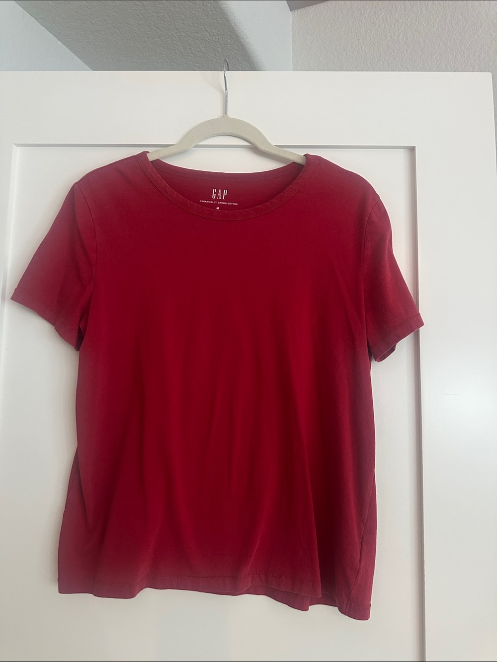 GAP Short Sleeve Tee in Deep Red